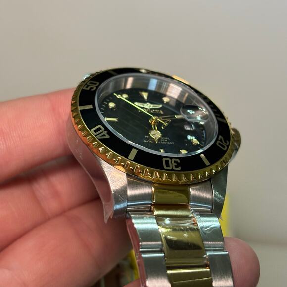 Invicta Pro Diver 37158 Men's Quartz Watch 40mm Black Dial Two Tone Bracelet - Picture 5 of 17